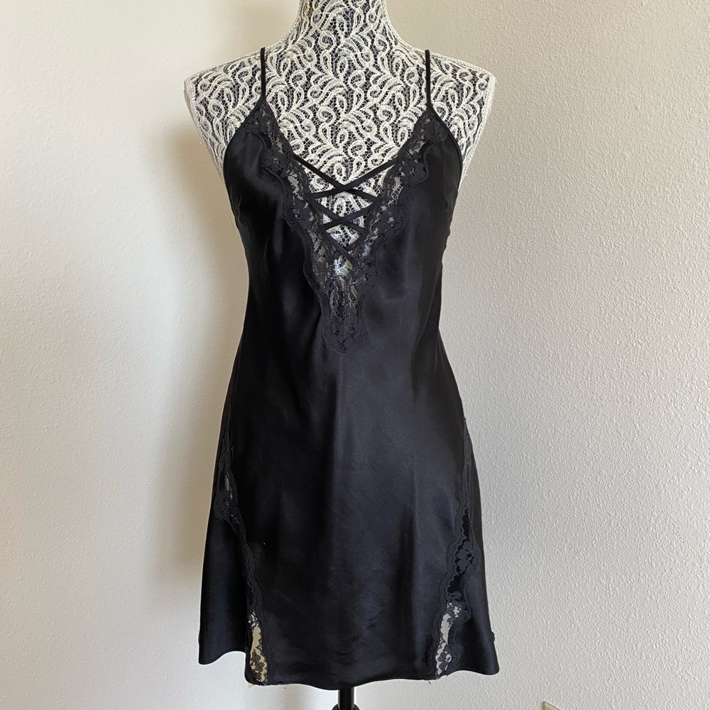 VS criss cross detail slip